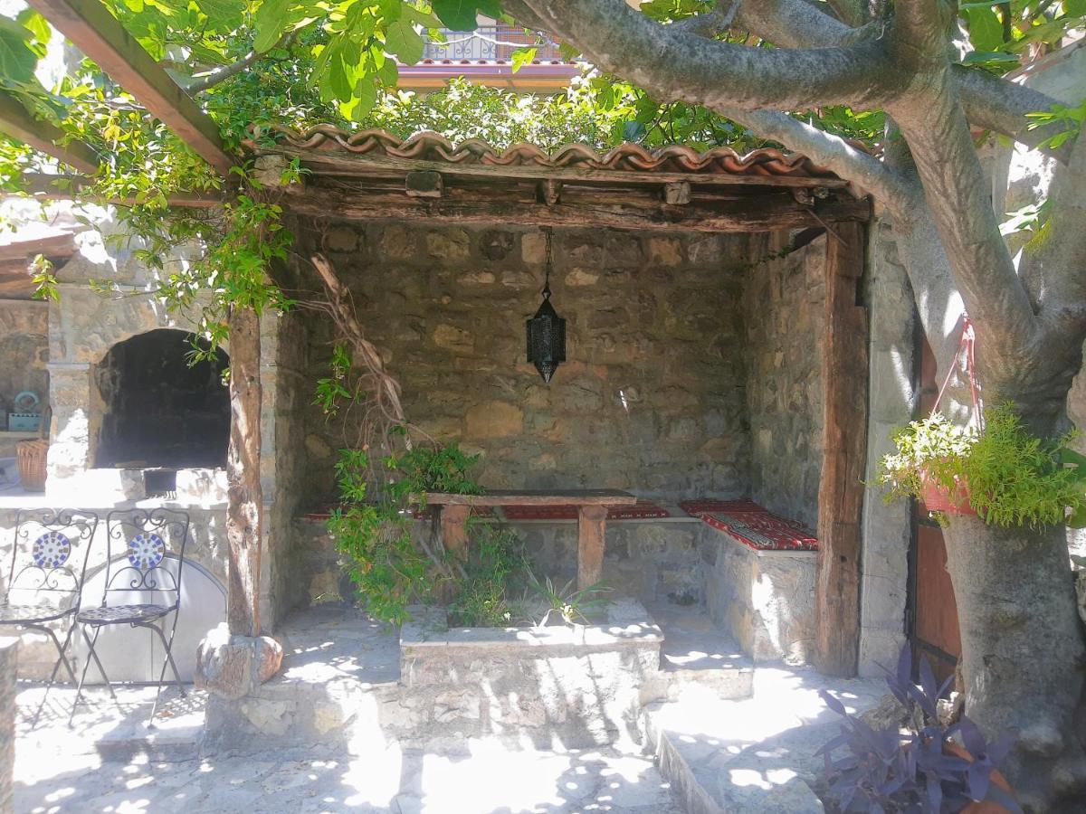 Sea-Side Old Stone Villa With A Private Garden Budva Exteriér fotografie