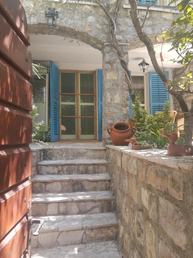 Sea-Side Old Stone Villa With A Private Garden Budva Exteriér fotografie