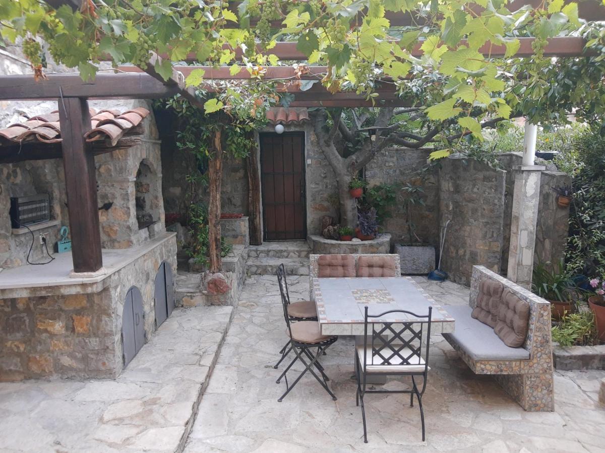 Sea-Side Old Stone Villa With A Private Garden Budva Exteriér fotografie