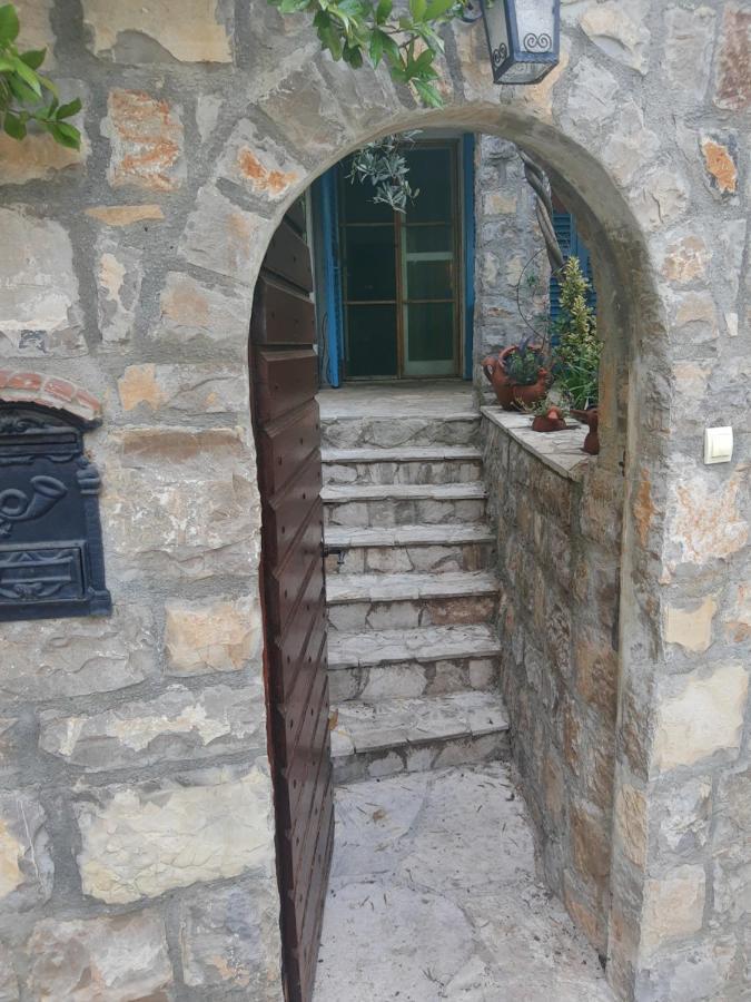 Sea-Side Old Stone Villa With A Private Garden Budva Exteriér fotografie