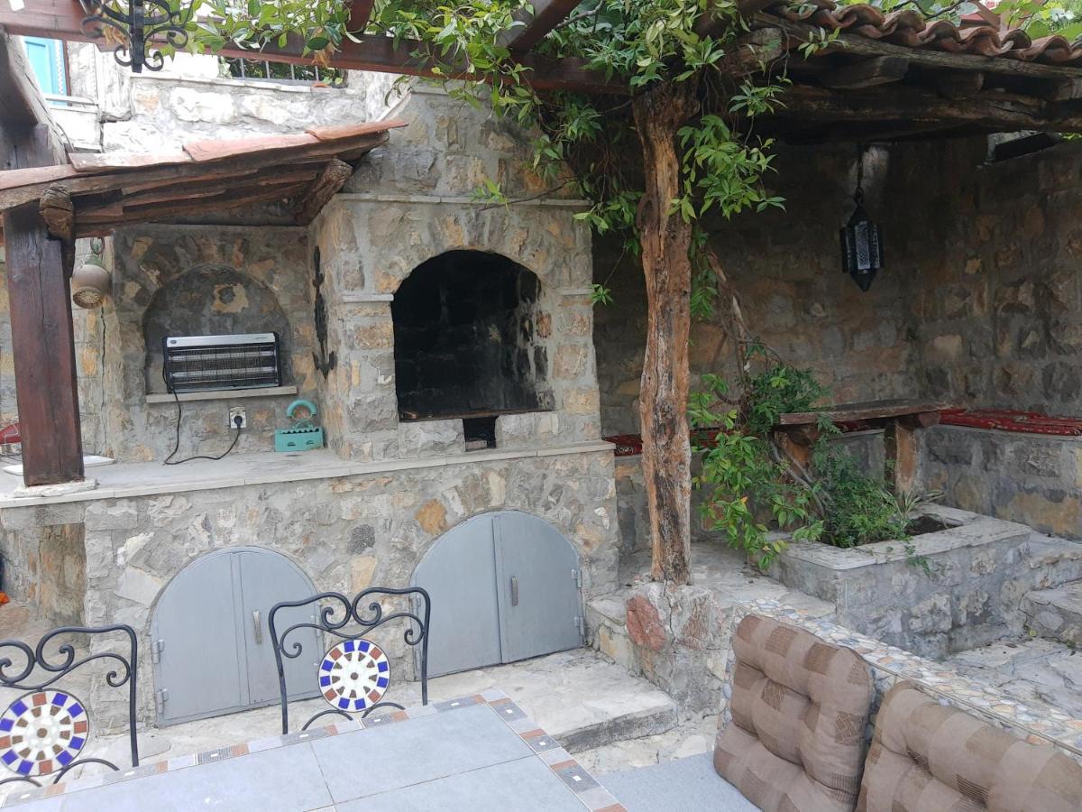 Sea-Side Old Stone Villa With A Private Garden Budva Exteriér fotografie